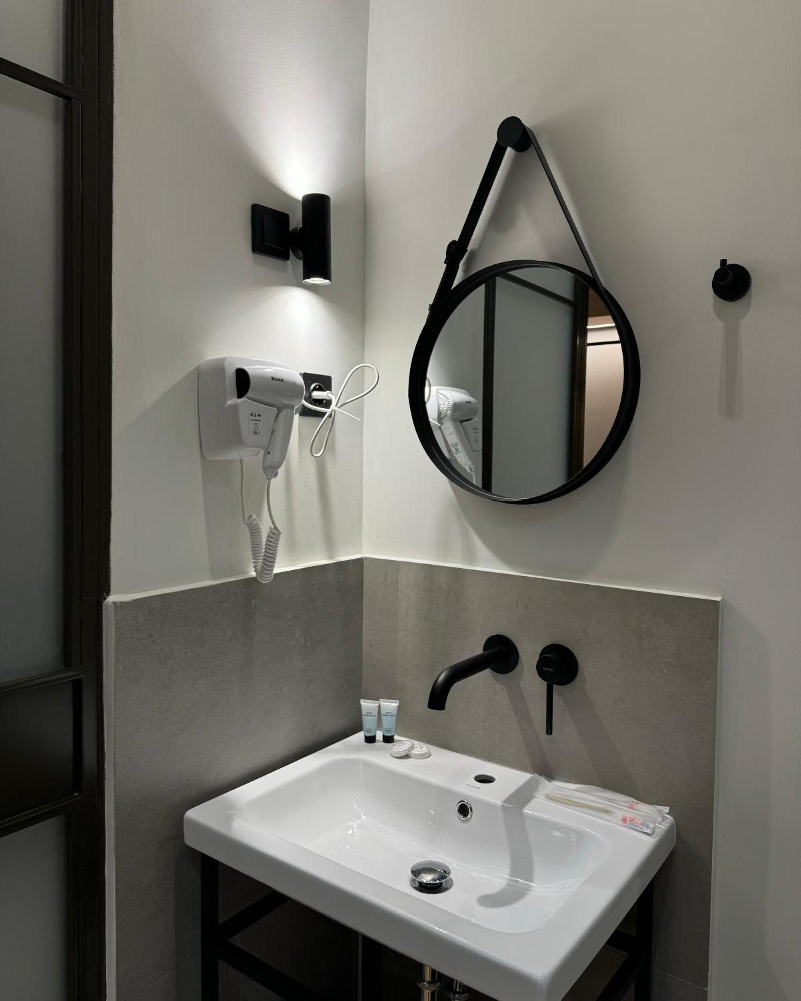 Mosh Mosh Boutique Hotel Almaty Ngoại thất bức ảnh