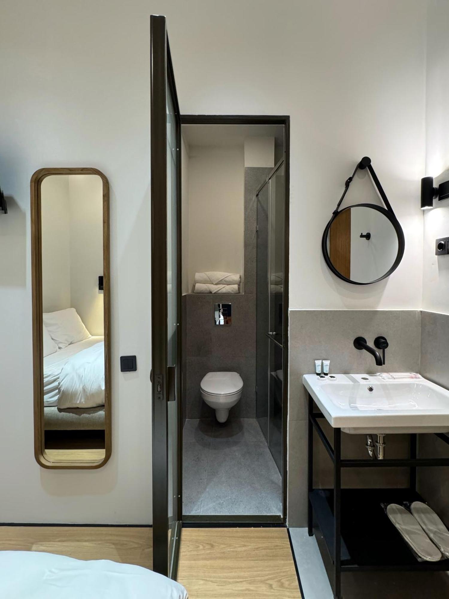 Mosh Mosh Boutique Hotel Almaty Ngoại thất bức ảnh